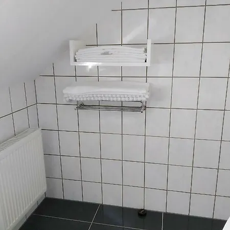 Grosse 3-Zimmer Wohnung Fuer Monteure Mit Platz Fuer 5 Personen Apartamento Bad Bramstedt